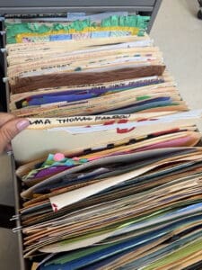 my organized file of art lessons and projects
